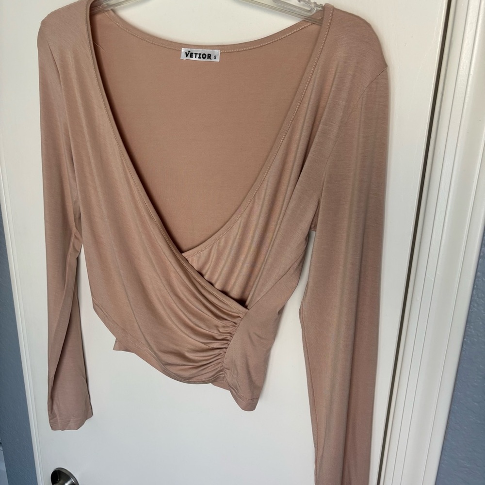 Vetior Tan Wrap Fitted Crop Top Long Sleeve - Picture 7 of 8